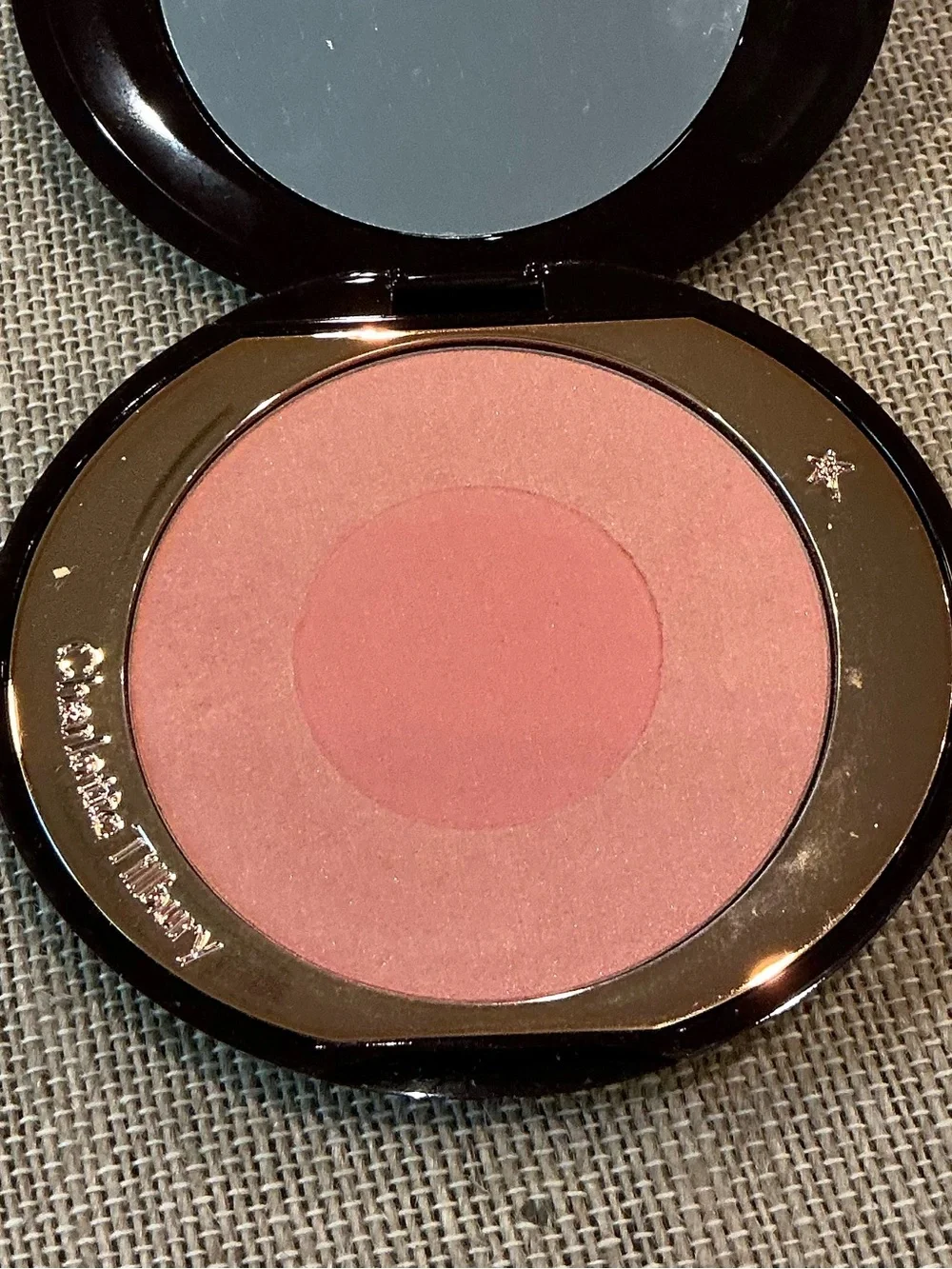 2 Charlotte Tillbury Cheek to Chic Blushes